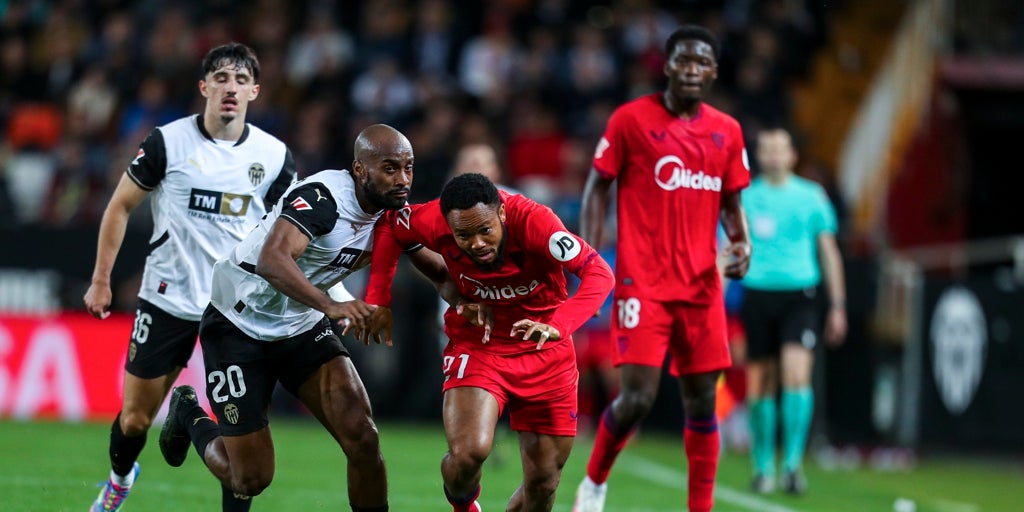 Dónde ver Valencia - Sevilla: canal de TV y streaming online del partido de LaLiga EA Sports 2025-2026