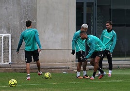 Alineaciones del Betis - Barcelona de LaLiga EA Sports 2025-2026: onces y banquillo de suplentes