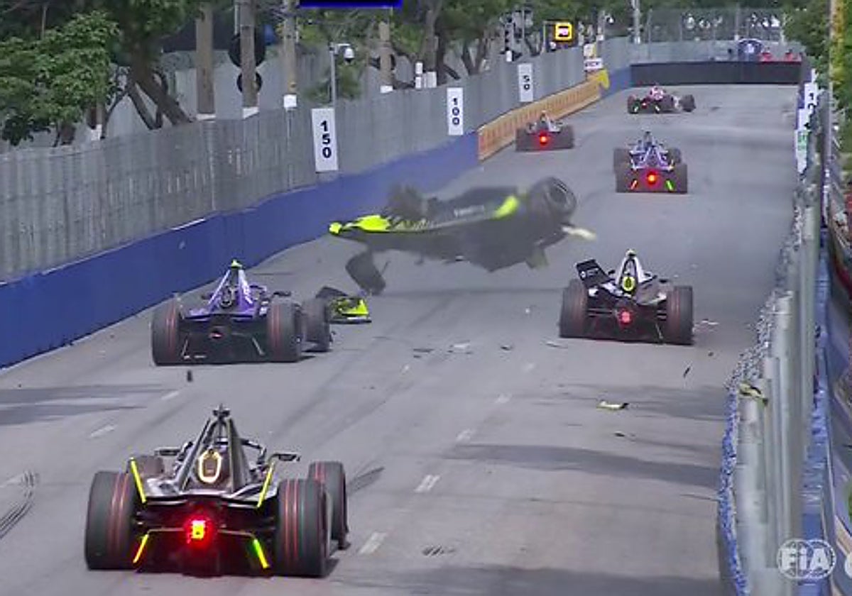 Pepe Martí sale ileso de un espectacular accidente en su estreno en la Fórmula E