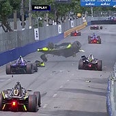 Pepe Martí sale ileso de un espectacular accidente en su estreno en la Fórmula E