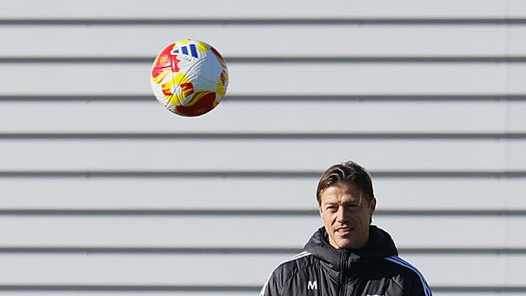 La pelota está en el tejado de Almeyda: Valencia y Oviedo, termómetro del Sevilla antes de las navidades