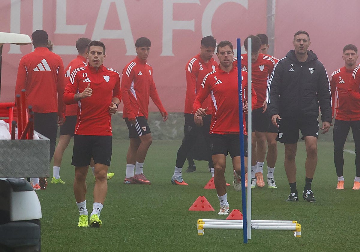 Entrenamiento del Sevilla previo al duelo frente al Valencia