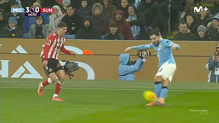 La rabona de Cherki que enamora a todo el mundo, menos a Guardiola