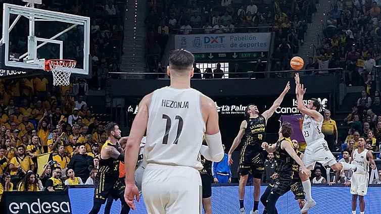 Vuelve el increíble Llull para darle el triunfo al Madrid en Tenerife en el último segundo