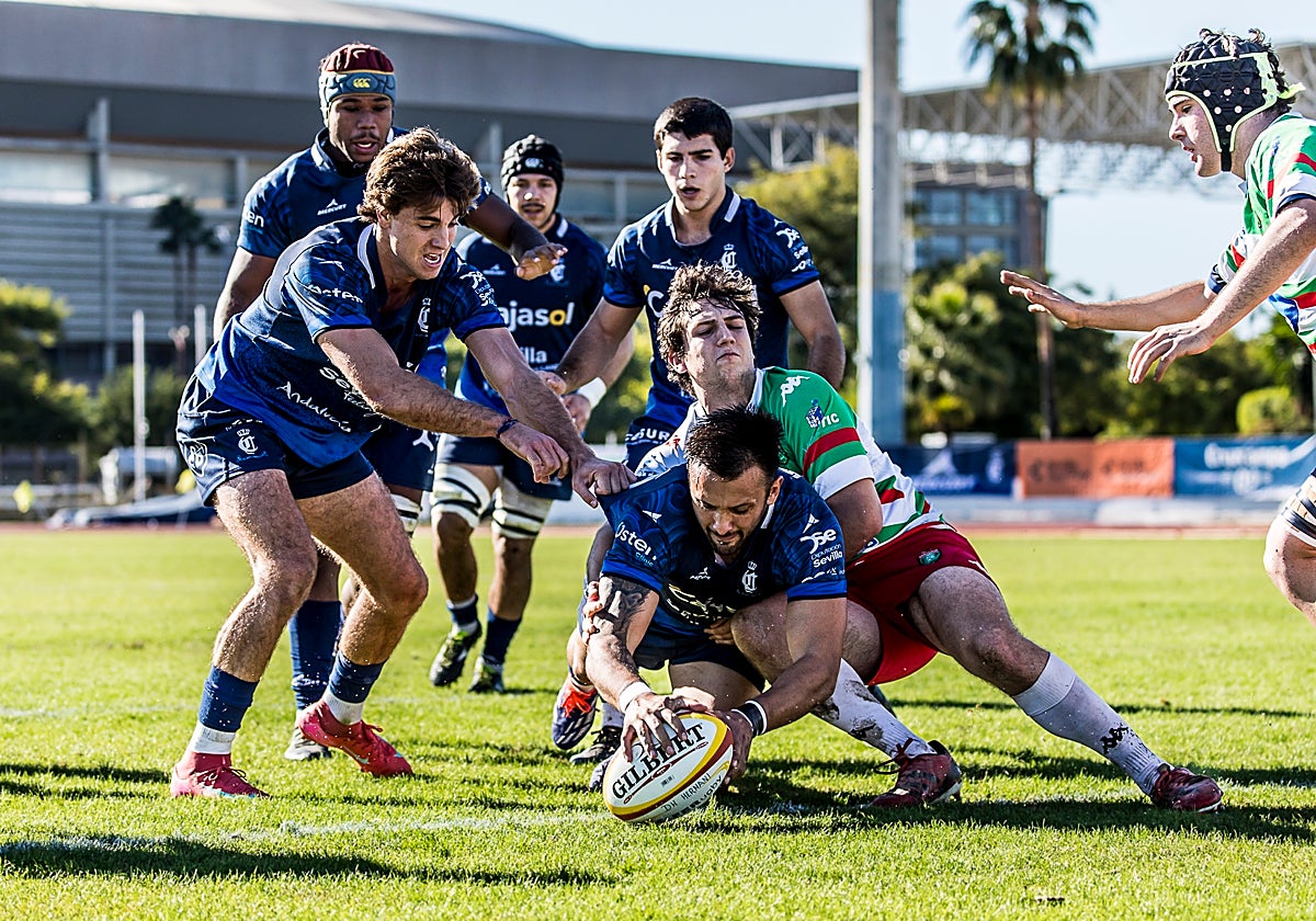 Una acción del partido entre el Cajasol Real Ciencias y el Hernani
