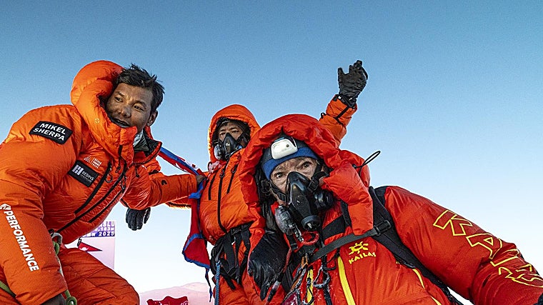 Carlos Soria, after reaching the summit of Manaslu last September