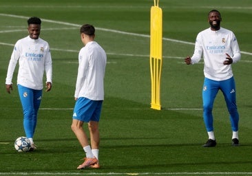 El vestuario se apropia del Real Madrid: jugadores caprichosos, comportamientos tóxicos y vicios irreconducibles