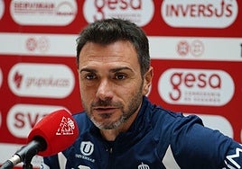 Adrián Colunga celebra jugar contra el Betis en la Copa: «Será una gran experiencia para todos»