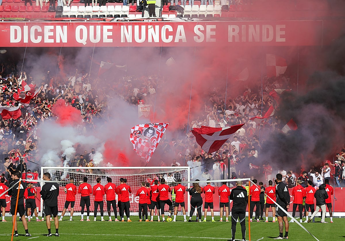 Sevilla training with open doors ahead of the Seville derby