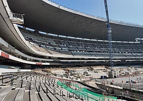 Imagem Secundária 1. Obras dentro e fora do Estádio Azteca.
