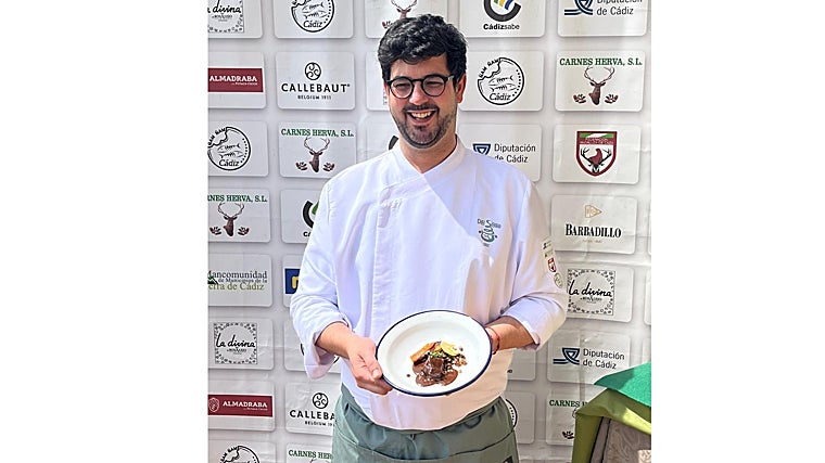 Chef Miguel Castillo, in the Chef Sierra de Cádiz 2025 competition