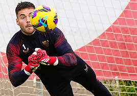 Oficial: Álvaro Fernández rescinde con el Sevilla FC y se marcha al Deportivo