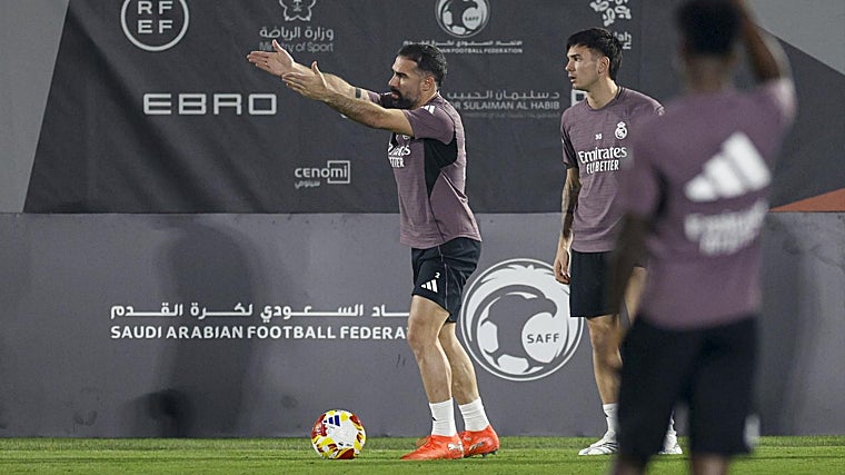 Carvajal, una de las grandes novedades del Madrid en Yeda