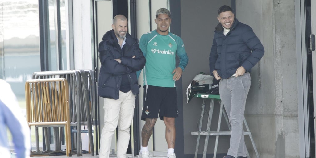 Cucho Hernández, la gran novedad en el regreso del Betis a los entrenamientos