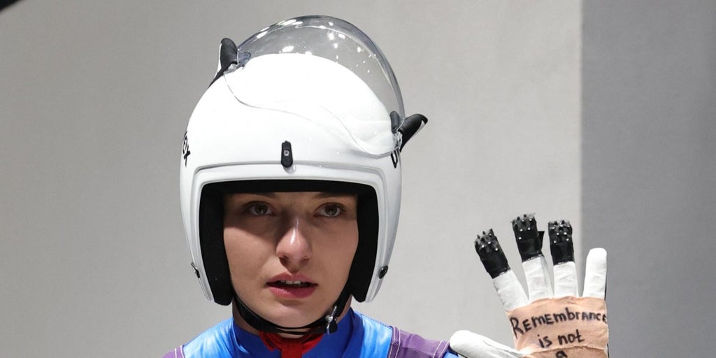 A vueltas con el casco ucraniano prohibido por el COI: «¡Recordar no es una violación!»