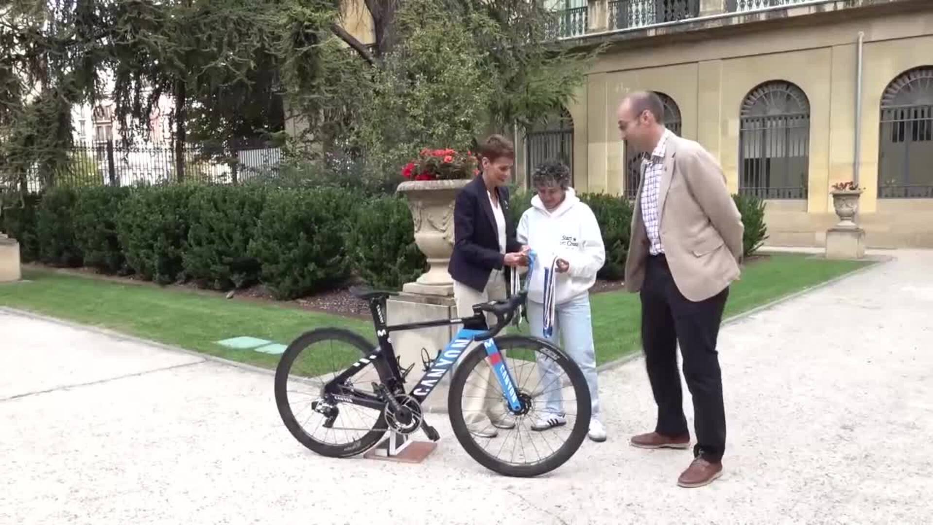 Paula Ostiz agradece el apoyo de &quot;tanta gente&quot; tras sus éxitos en ciclismo