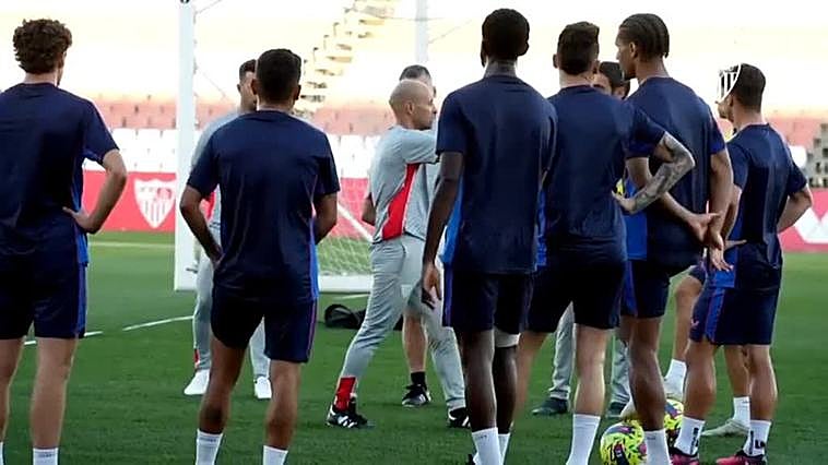 El Sevilla presenta a Mendilibar