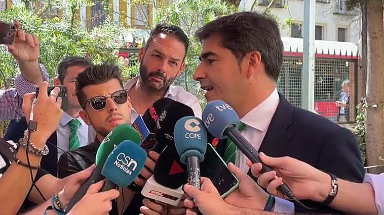 Haro defiende "el comportamiento intachable dentro y fuera del campo" de Canales en la ofrenda al Cristo de la Misión