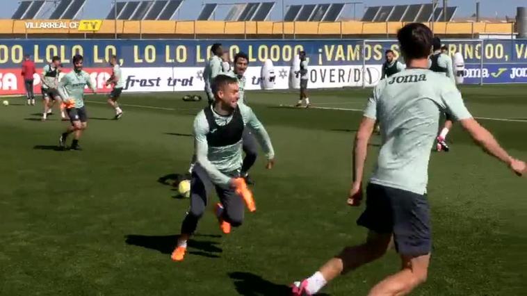 Pau Torres y Raúl Albiol se entrenan con el grupo en la vuelta al trabajo del Villarreal