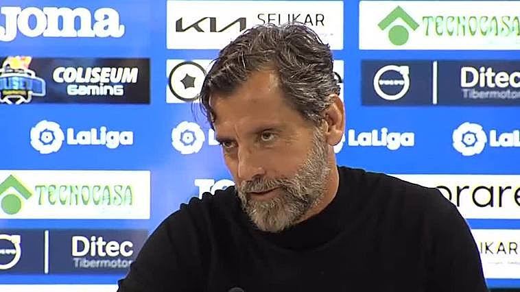 Xavi se queja del estado del césped y del sol tras su empate sin goles ante el Getafe