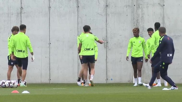 El Athletic se entrena con la vista puesta en el partido del jueves ante Osasuna