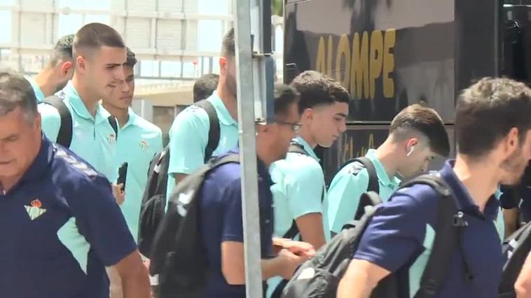 El Real Betis pone rumbo al stage de pretemporada de Wolfsburgo