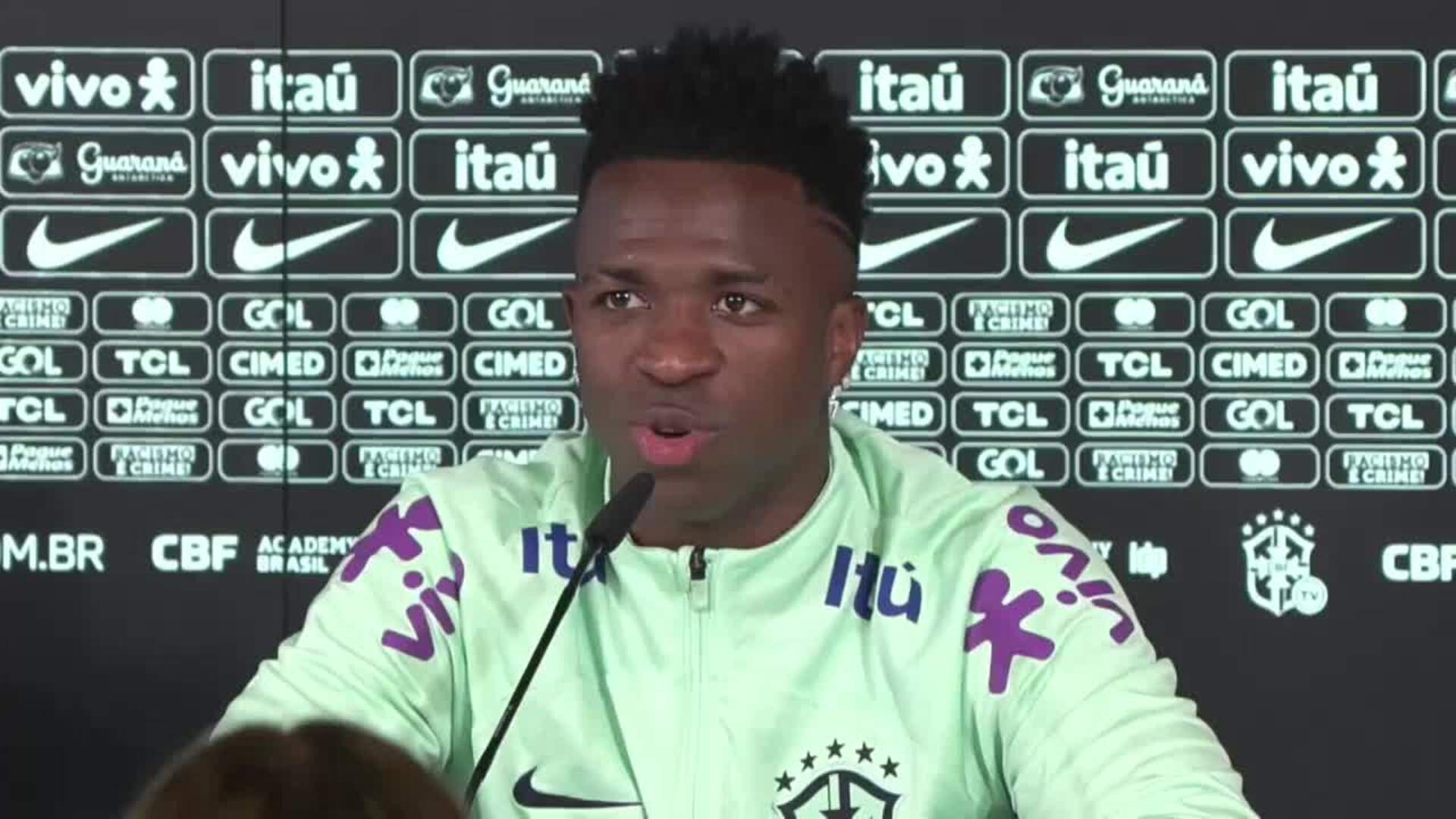 Vinícius: “Espero que Endrick siga los buenos consejos, como hice yo cuando llegué”