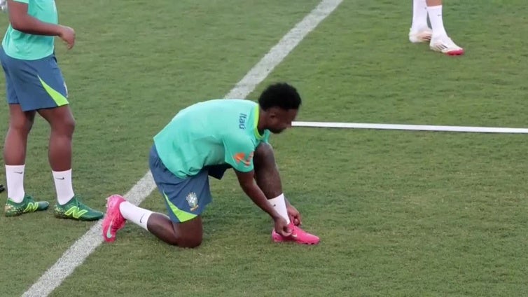 Selección brasileña sin Neymar y con Endrick se empieza a preparar para partido contra Colombia