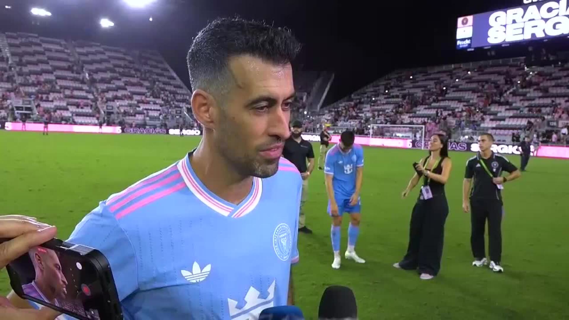 &quot;Intenté hacer lo mejor que pude&quot;: Busquets, tras homenaje por el anuncio de su retiro