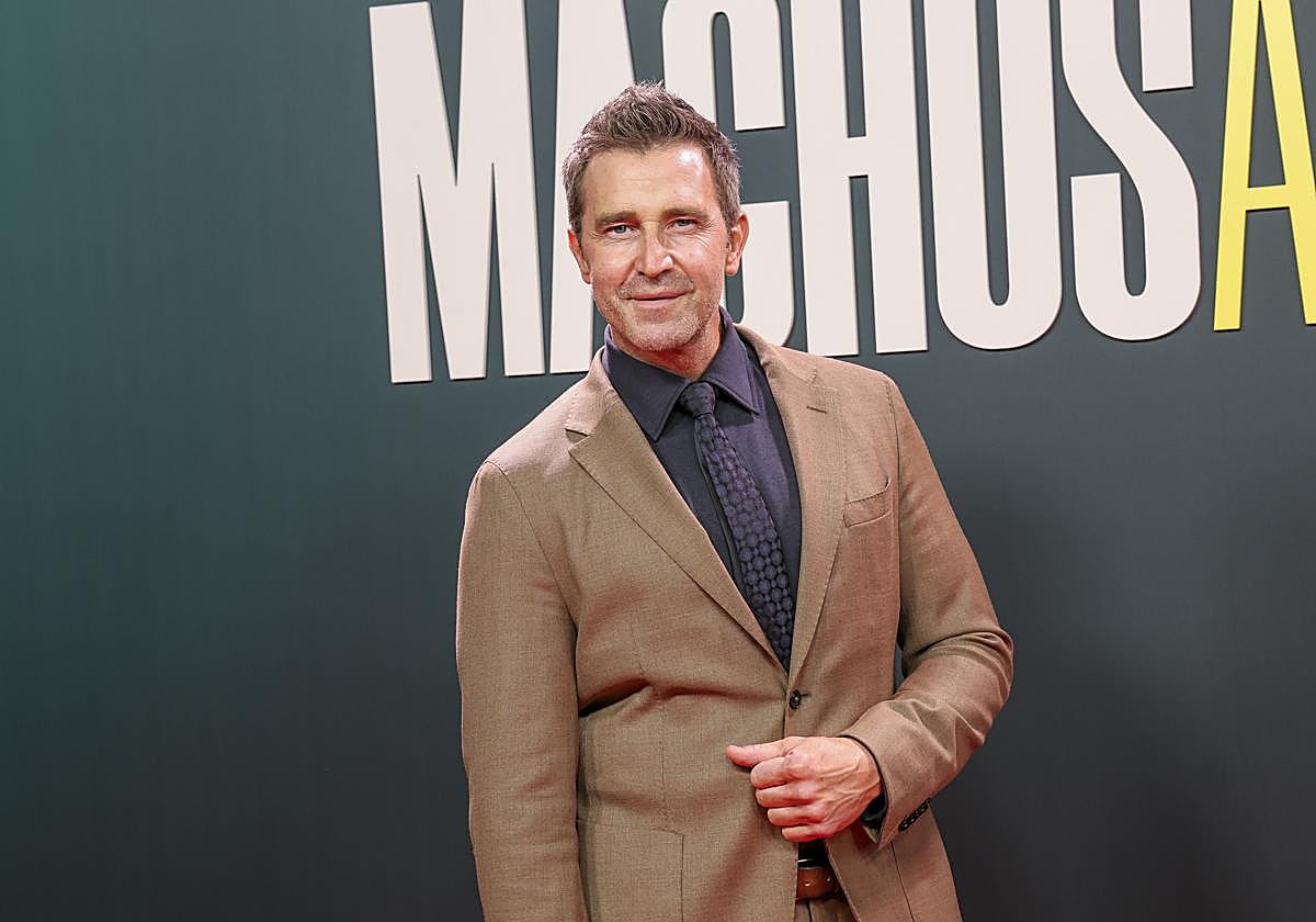 Quién es Fernando Gil: la carrera que dejó para ser actor, su pareja y su altura