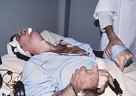 Los sabios españoles del alzhéimer denuncian: «La UE deja atrás a los pacientes»