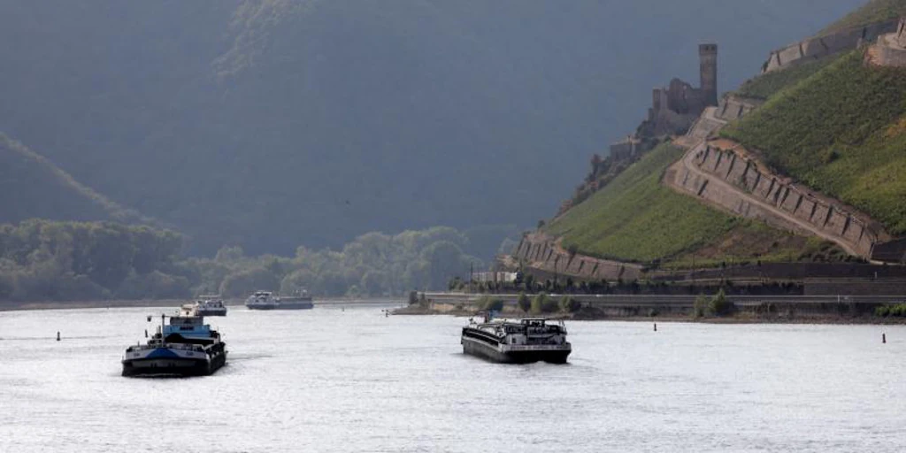 Drought hampers river trade and pushes Germany into deeper recession
