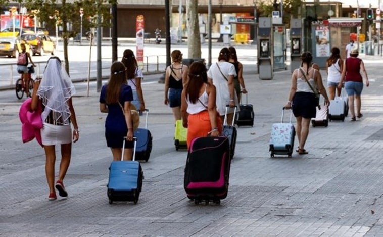 Verano de euforia para el turismo a las puertas de un otoño y un 2023 plagado de incertidumbre