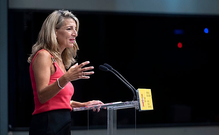 Díaz usará la baza del IPC como excusa para subir el SMI por encima de 1.048 euros al mes en 2023