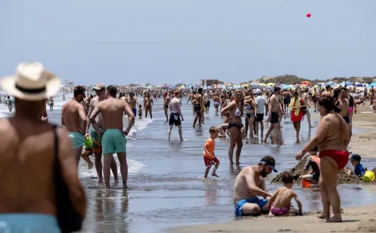 Los turistas extranjeros gastan más de media que en 2019 y salvan el verano para la economía