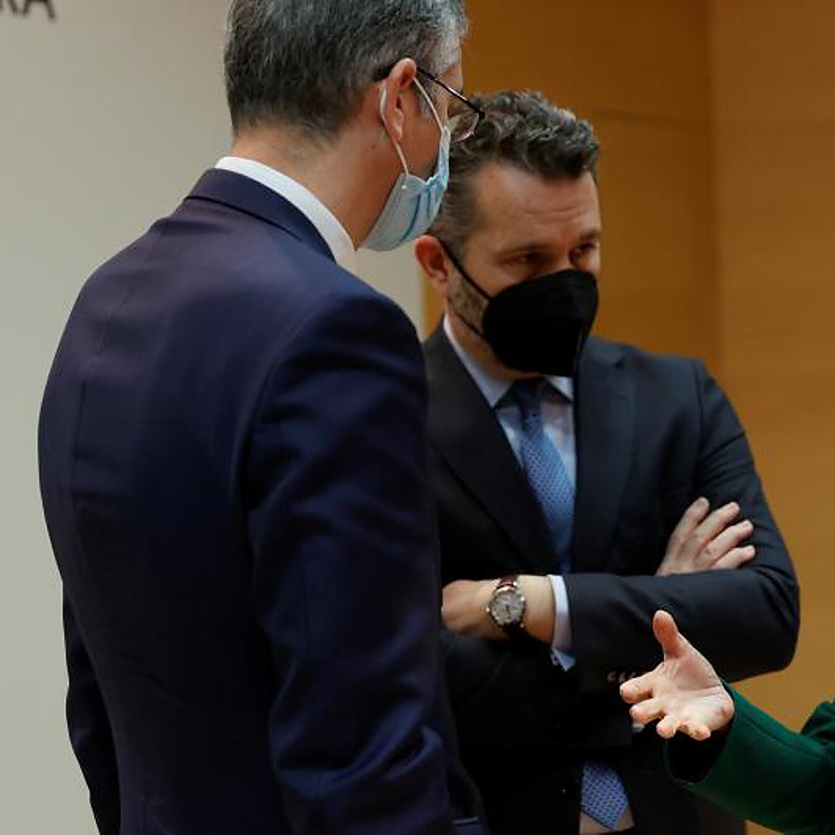 Calviño se alía con la CNMV y el Banco de España para alertar sobre las criptomonedas