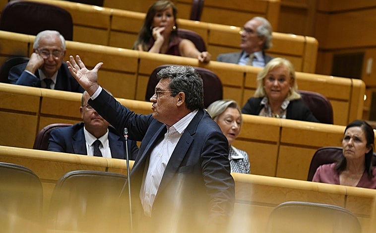 Escrivá necesitará 12.000 millones extra para pagar pensiones hasta fin de año