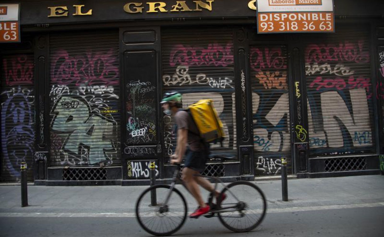 Comercios cerrados en el centro de Madrid durante el confinamiento