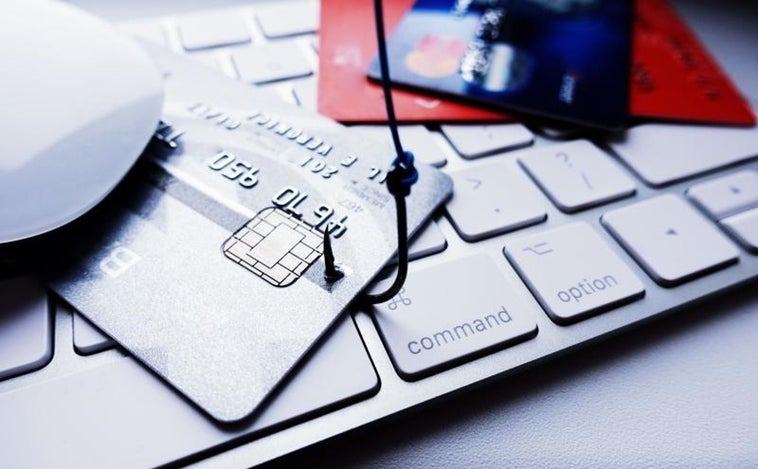 Everything you're doing wrong when paying with your credit card (and how to avoid it)