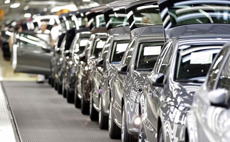 Bruselas ve «inaceptable» que la Ley de la inflación de Biden discrimine a la industria del automóvil europea
