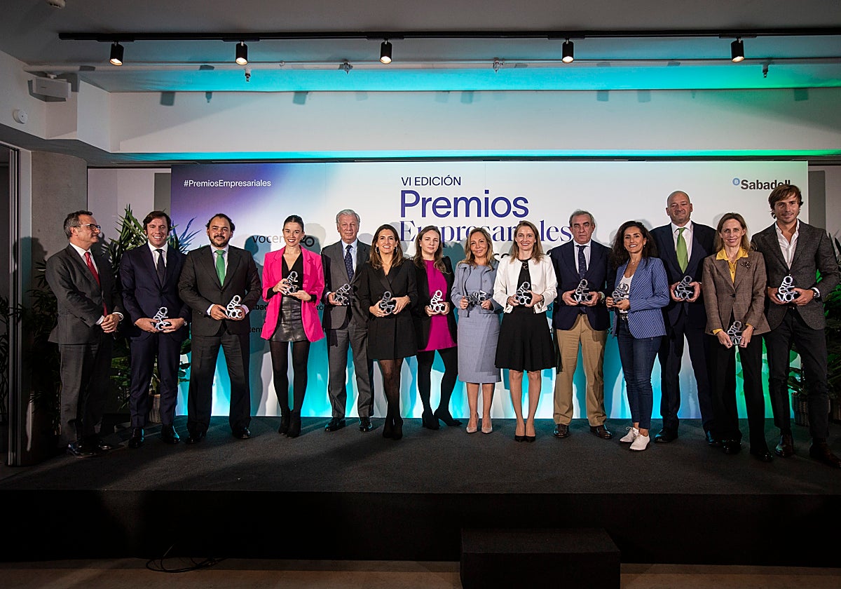 Foto de familia de los premiados