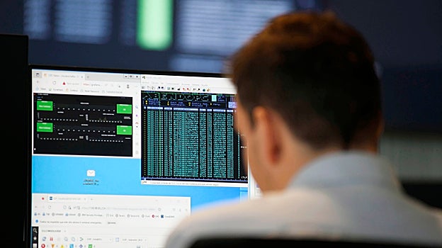 Los empleados están atentos a cualquier anomalía