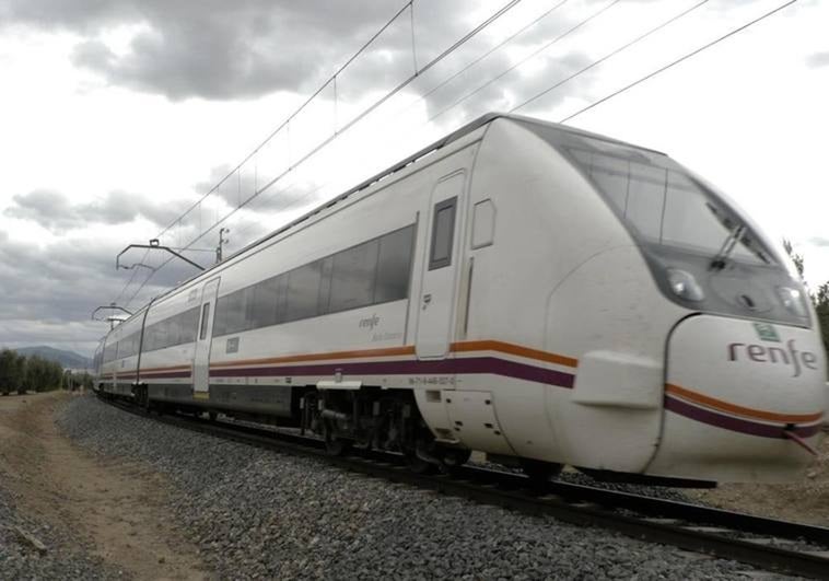 Renfe advierte a 75.000 viajeros fantasma de que anulará su abono gratuito si no lo utiliza