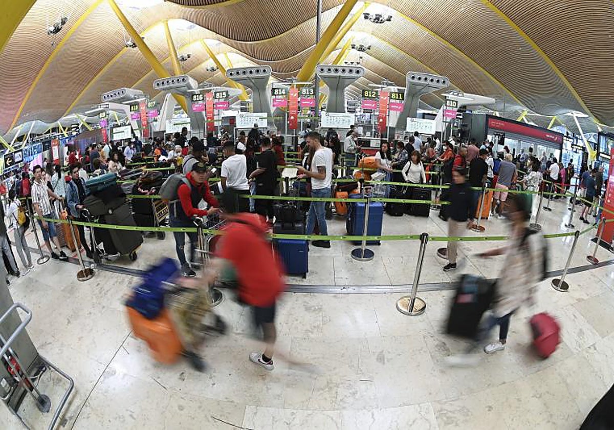 Mi vuelo ha sufrido un retraso o una cancelación, ¿qué puedo hacer?