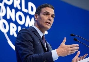 La semana fantástica de Sánchez: de Davos a Macron