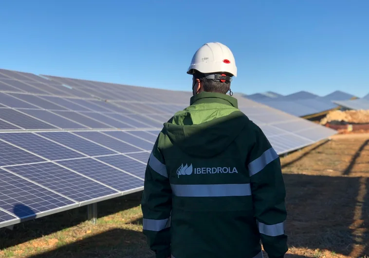 Iberdrola construye el mayor parque fotovoltaico de Europa en Portugal por «su marco regulatorio estable»