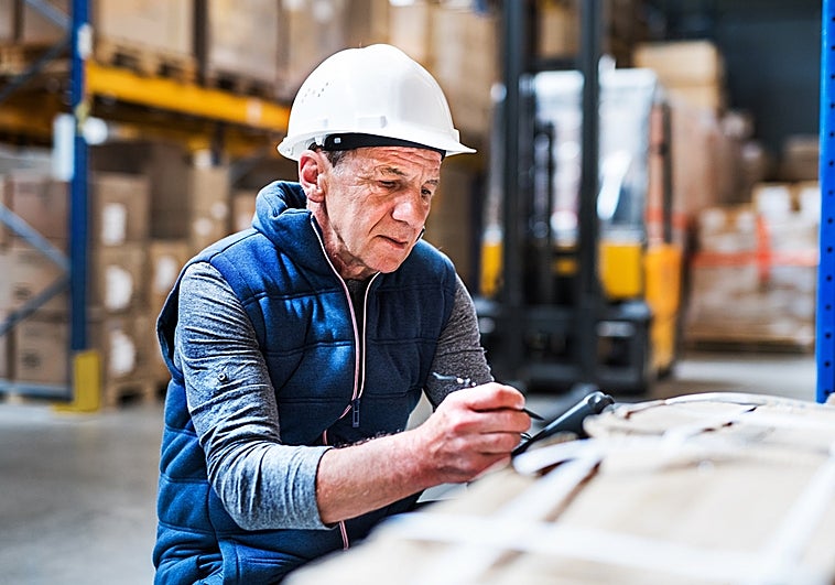 ¿Por qué salen ganando los jubilados anticipados? Cobran 350 euros más de pensión que quienes trabajan hasta los 66 años