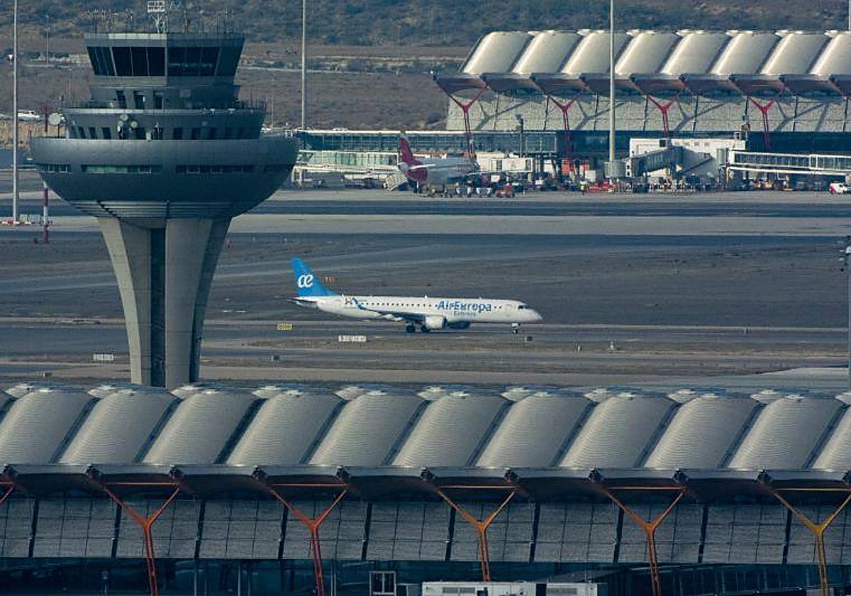 Torre de control del aeropuerto de Barajas