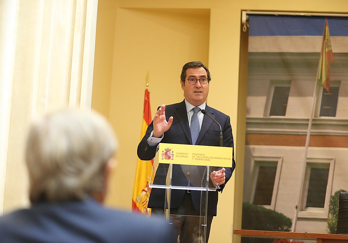 El presidente de CEOE, Antonio Garamendi