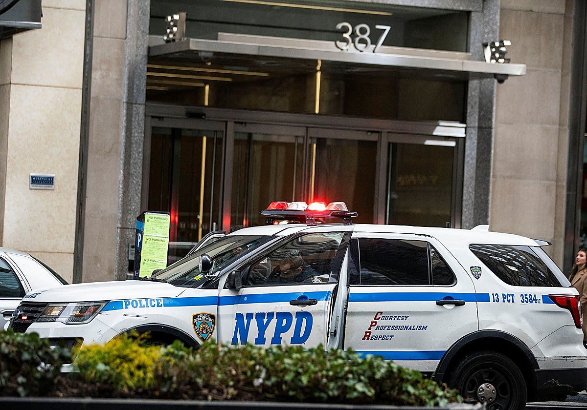 La Policía de Nueva York vigilaba el domingo una sucursal del SVB en Park Ave